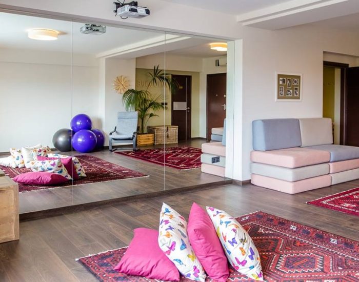 Κέντρο Μητρότητας και Γονεϊκότητας "Midwives"